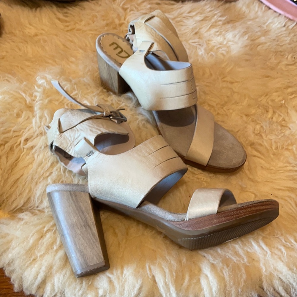 MJUS leather shoes